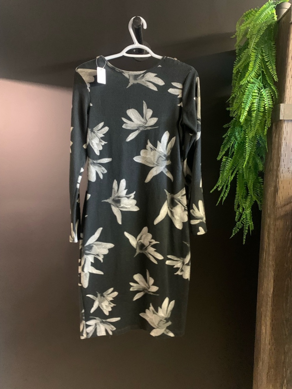 Suzy Shier Black Floral Long-Sleeve Midi Dress